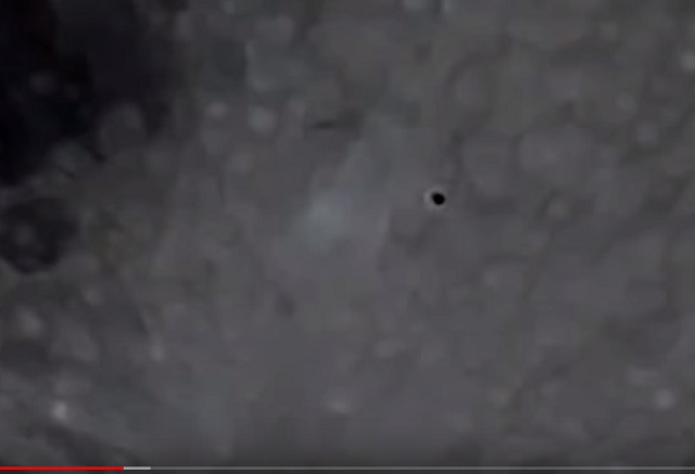 月面に「軍艦島」?どう見ても住居施設… ホログラムエラーで無数のUFOの姿も露呈?の画像6