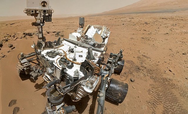 【ガチ】火星画像に「完璧な円盤型UFO」が写り込む! しかしNASAは不可解すぎる理由で削除…深まる謎!の画像1