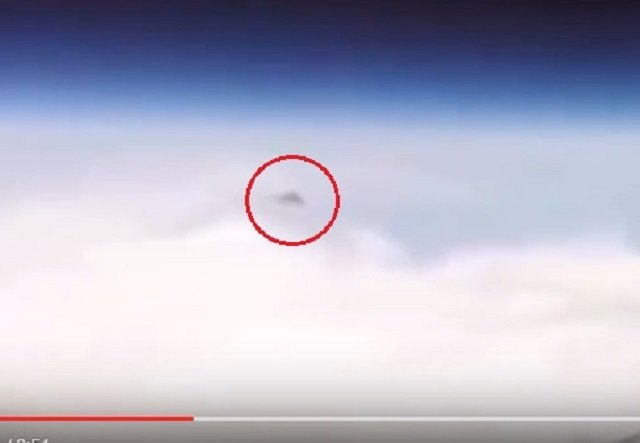 NASAの公式ライブ映像が三角形型UFOを激写? 米軍製極秘UFO「TR-3B」の可能性も浮上!の画像2