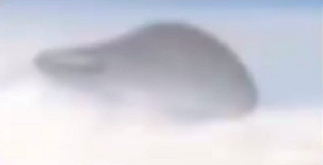 NASAの公式ライブ映像が三角形型UFOを激写? 米軍製極秘UFO「TR-3B」の可能性も浮上!の画像3