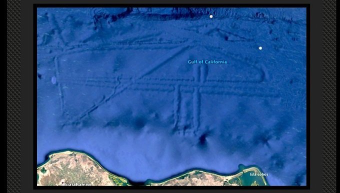 アラスカの海底を動き回る「超大型UFO」がグーグルアースで発見される? 海外メディア騒然「直径4km、数百km移動した」の画像3