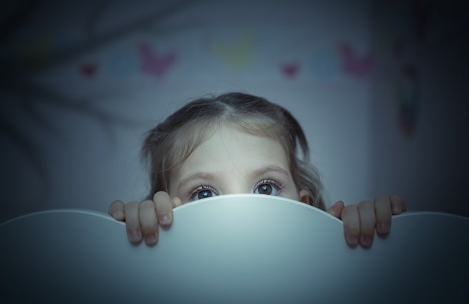 寝ている子どもの隣で夫婦がセックスすることは児童虐待か? 専門家も参戦して議論紛糾!=英の画像1
