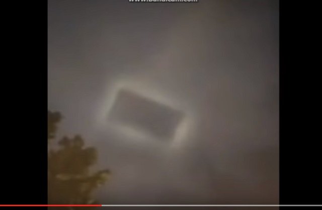 「天国への扉が開いた!」中国上空にスクエア型異次元ポータルが出現! 量子テレポーテーションの極秘実験か?の画像2