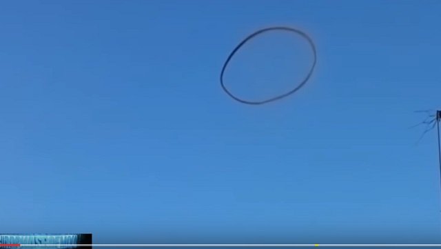 60年前に米軍が撮影した「謎の黒いリング」がロシア上空に再出現! UFOポータルの可能性も!?の画像1
