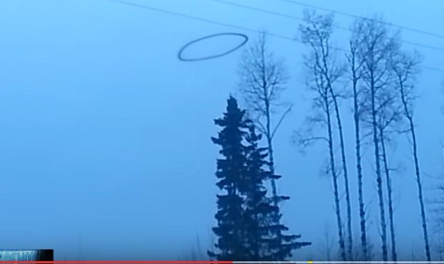 60年前に米軍が撮影した「謎の黒いリング」がロシア上空に再出現! UFOポータルの可能性も!?の画像3