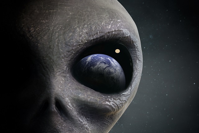 土星がレーザービームを照射、攻撃モードに替わる瞬間が激撮される! やはり土星全体が宇宙人基地だった!の画像3