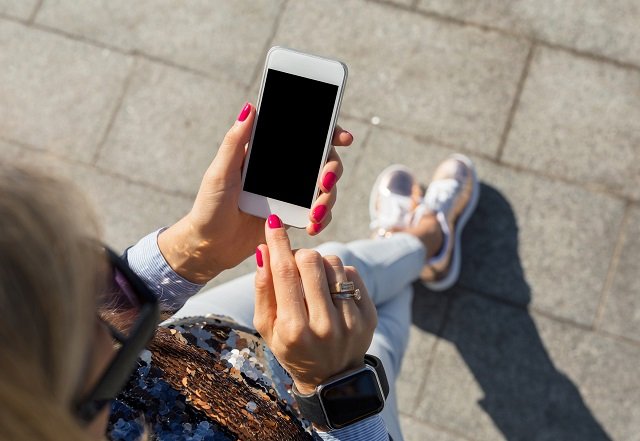 スマホの影響で人間の手が超絶キモイ形に変化していくことが判明! 吸盤、指の湾曲…衝撃の進化!の画像4