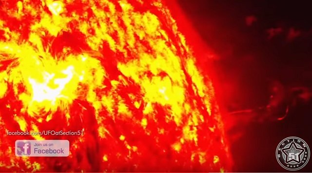太陽からエネルギーを吸引する超巨大「じょうろ型UFO」出現! 鮮明な映像に「人類はもうダメかもしれない」の画像2