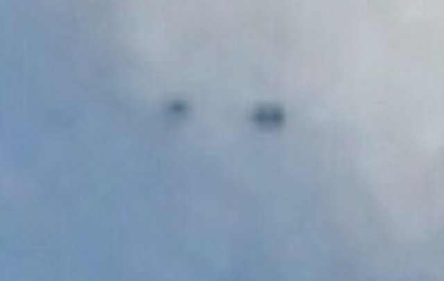 3機のUFOが航空機とニアミスの瞬間が激撮される! 専門家「地球生まれの新型エイリアンが操縦」=オーストラリアの画像2