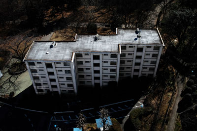 『クロユリ団地』より怖い! 「人骨」「731部隊」…日本で最も死に近いあの団地の怖いウワサの画像1