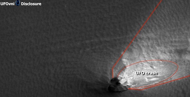 火星に不時着した「ハート型UFO」をNASAが激写! 専門家「操縦席も発見」、「修理すればまだ飛べる」の画像2