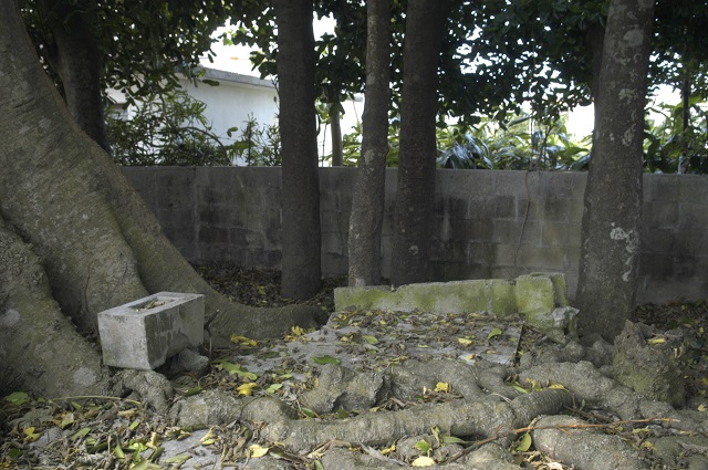 「命落とすよ」取材中に目から血を流した老婆が警告! 沖縄「ユタの祠跡」にまつわるヤバイ過去とは!?の画像2