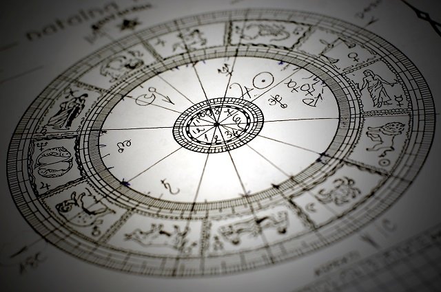 あなたの犯罪欲求を丸裸にする「犯罪傾向星占い」がヤバい! やぎ座は人殺し、さそり座はストーカー…!の画像1