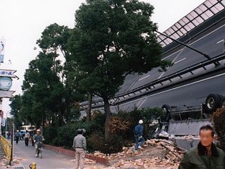 「地震で崩壊する土地」は地名でわかる!! ～阪神大震災から20年データが語る地名と被害の相関～