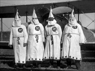 KKKは白装束でも差別的凶悪集団でもなかった？ 『クー・クラックス・クラン白人至上主義結社KKKの正体』著者が明かす組織の変遷とは？