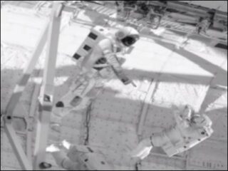 【衝撃】NASA元職員が「2.7mの巨大エイリアンがスペースシャトルで働いていた」？と証言