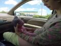 走行中の車内で自力出産する女性の衝撃動画！ 圧倒的な母の強さに感動がこみ上げる!!