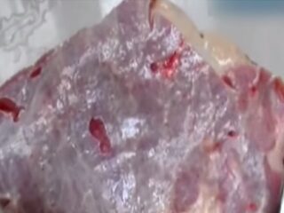 【衝撃動画】動き出したステーキ用の牛肉!!　中国の不思議な肉屋