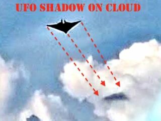 OMG!!! 謎の黒い「翼竜型UFO」激写で元軍人たちガチ困惑！ 雲にUFOの影もクッキリ… 超高速で音も振動もゼロ！