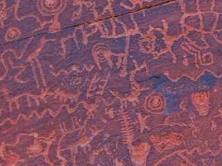 900年前のカオスな岩絵（ペトログリフ）がカレンダーだったことが判明！ 先住民シナワ族を今も導く「我々の誇り」＝米