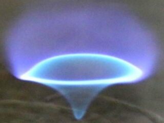 “新種”の炎「青い渦」が発見される！ 効率的でクリーン、超画期的な応用方法と深刻な懸念とは!?