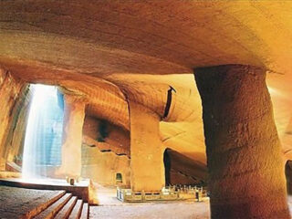 世界9番目の不思議！ 2千年前に建造された中国の巨大人工洞窟「龍游石窟」にまつわる7つのミステリーが謎すぎてヤバい！