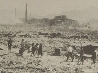 爆心地の地獄がありありと蘇る…！ 封印されていた長崎原爆投下直後の記録写真が公開される