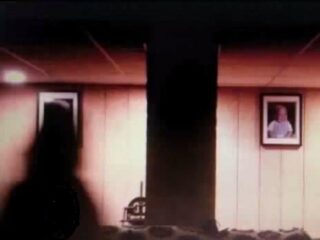 【怖い話】米国のTVスタッフが語った「悪霊が住む屋敷で襲われた恐怖の撮影」
