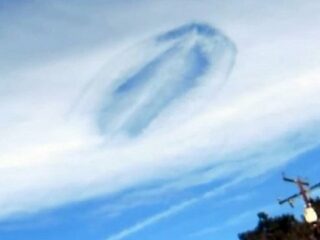 自然現象か、UFOか、HAARPか？ リアル『インデペンデンス・デイ』のような雲が激写される！