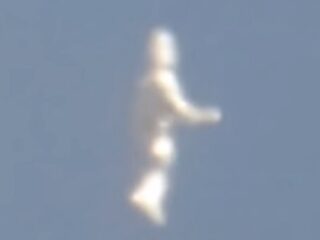 【衝撃動画】空飛ぶマシュマロマン？目撃者多数で大騒ぎの「ヒューマノイド型UFO」？