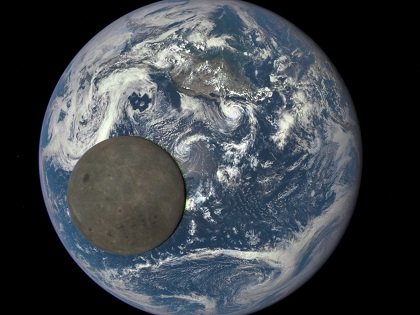 「月面に巨大な宇宙人基地を見た」 元米空軍軍曹が震え上がった体験を告白の画像1