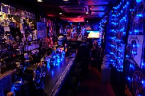 52歳ヘヴィメタル界の超問題児・屍忌蛇の爆裂インタビュー! 4歳で飲酒、歌舞伎町で暴動、ギターがなければただのクズ!?の画像7