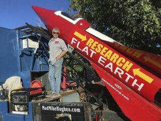 「地球平面説」を証明するために独学ロケットエンジニアが発射計画！有名選手やラッパーも“平面派”に次々転向中！