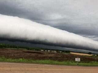 テネシー州に現れた超長い「ロール雲」に戦慄！ アメリカ国立気象局も関心、UFO・気象操作技術との関連は!?
