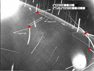 スペースシャトルが撮影した公式UFO映像が超ヤバい！ NASAも宇宙飛行士も25年悩み続ける“90度ターン”の謎