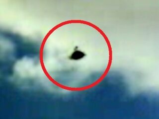東京上空に前代未聞の“スコープつき土星型UFO”出現!! 自動観測ロボ「SID-1」で世界初撮影成功！
