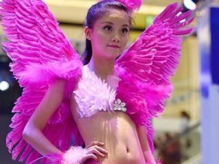 幼女らをセクシー下着モデルに起用！ 中国の“ヴィクトリアズ・シークレット風”ファッションショーに非難殺到「まるでペドセンター」