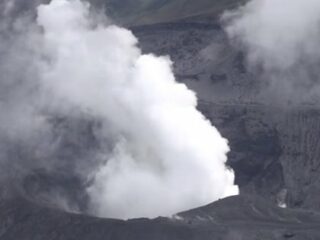 阿蘇山は人工噴火だった？ 恐怖の数字「18」とイルミナティの陰謀