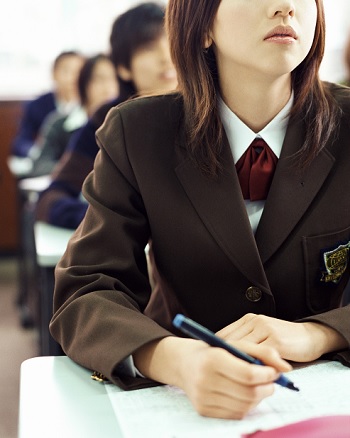 「売春は麻疹のようなもの」立ちんぼ女子高生、実の兄に指を挿れられ… JKに広がる売春感染を取材! 『裏オプ』著者インタビューの画像4