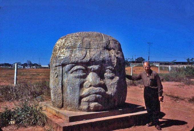 2千年以上前に40トンの巨石を100キロ運搬!? 「モアイ像」よりも古い「巨石人頭像」制作に関与したのはやはり宇宙人か！の画像2