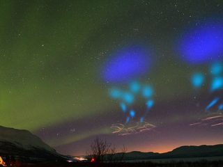 ついにNASAが「ブルービーム計画」発動か！ ノルウェーの夜空に超カラフルUFO出現、住民恐怖で通報殺到の大パニック！