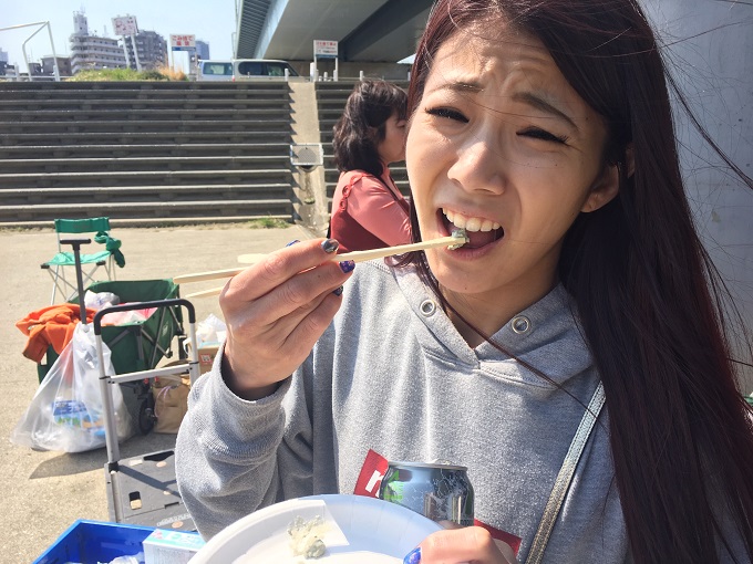【実録】世界で一番臭い食べ物7つを食べ比べ! 「クラミジアのま〇こ臭」「真夏の公衆便所臭」「口に小便臭」… 最凶臭は?の画像10