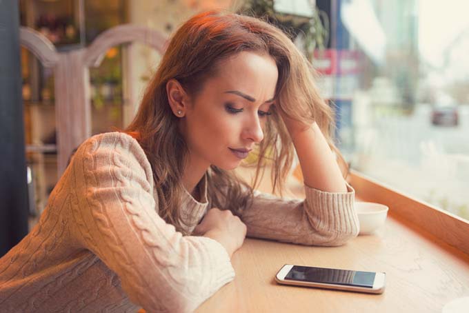 気になるアノ人から連絡がくる時期がわかる4択占い! 着信を引き寄せる開運法をLove Me Doがアドバイス!の画像1
