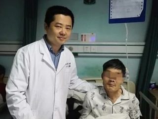 泥酔して腫瘍を吐き出した後、飲み込んだ中国人がやばい！ 15センチの「肉団子」が飛び出し…