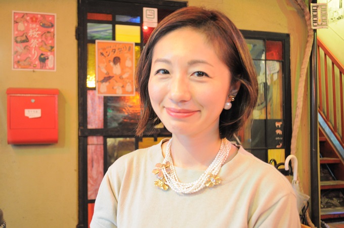 高田馬場の「昆虫食の自販機」でガチ購入&実食してみた! 美女もモグモグ… ヤバすぎる味わいから気づいたことの画像4