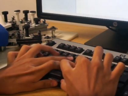 奇病 片手が勝手に動く エイリアンハンド症候群 が怖すぎる 原因 治療法不明 自分に危害を加えることも