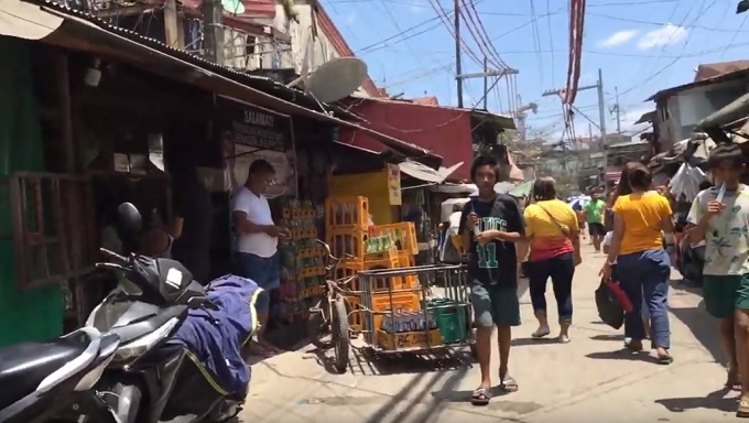 大量のゴミと若者で埋め尽くされた危険な「スラム街」の奥に潜入、衝撃の光景とは!? 村田らむの超ディープなフィリピン・マニラ探訪！の画像1