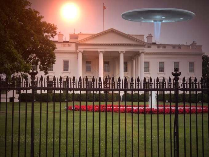 「米軍60人がキューブ型UFOの大群を毎日目撃」現役軍人2人が顔出し証言! 世紀のUFO番組『Unidentified: Inside Americas UFO Investigation』第四話がやばい!の画像1