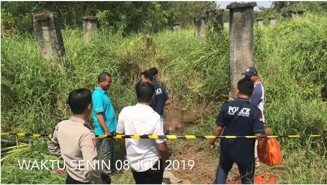 【閲覧注意】腐り果てた60歳男性の遺体が発見される! 全裸で仰向けになった腐乱死体の胸の穴から…=インドネシアの画像1