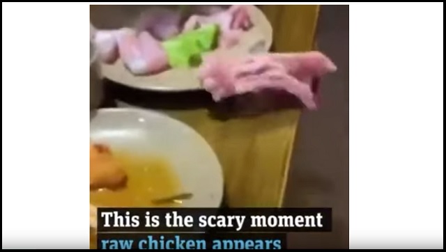 切り身にされても動き回るゾンビチキンが怖すぎる! 食卓から逃げようと… 死の概念を覆す衝撃映像!の画像1